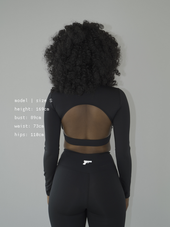 BASIC BLACK LONGSLEEVE OPEN BACK