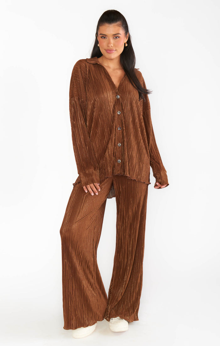 Everywhere Button Down ~ Chocolate Pleat