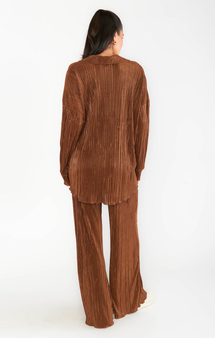 Everywhere Button Down ~ Chocolate Pleat