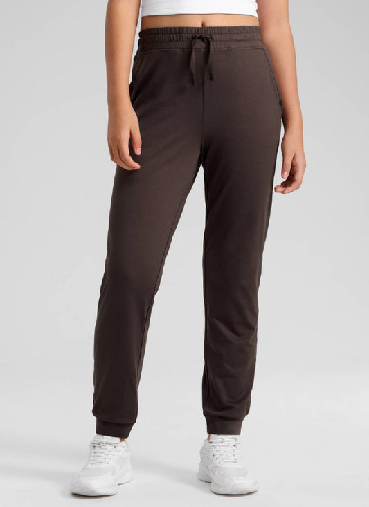 CRZ YOGA Girl's Cloud Jersey Casual Mid Rise Drawstring Pocket Jogger Hot Fudge Brown