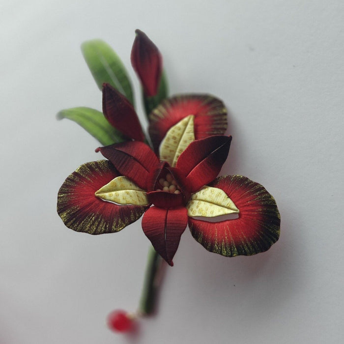 Handmade Thread-Wrapped Iris Brooch - Artisanal Chanhua Floral Pin