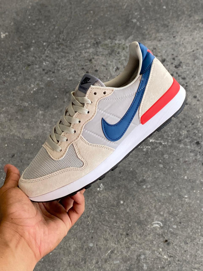 NIKE INTERNACIONAL BEIGE AZUL