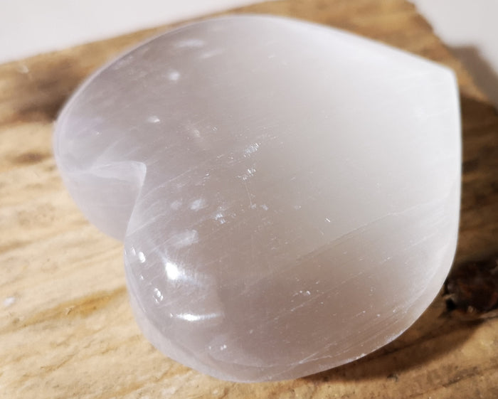 Earthstore® LARGE PUFFED Selenite Heart - 5cm X 2.5cm X 5.5cm