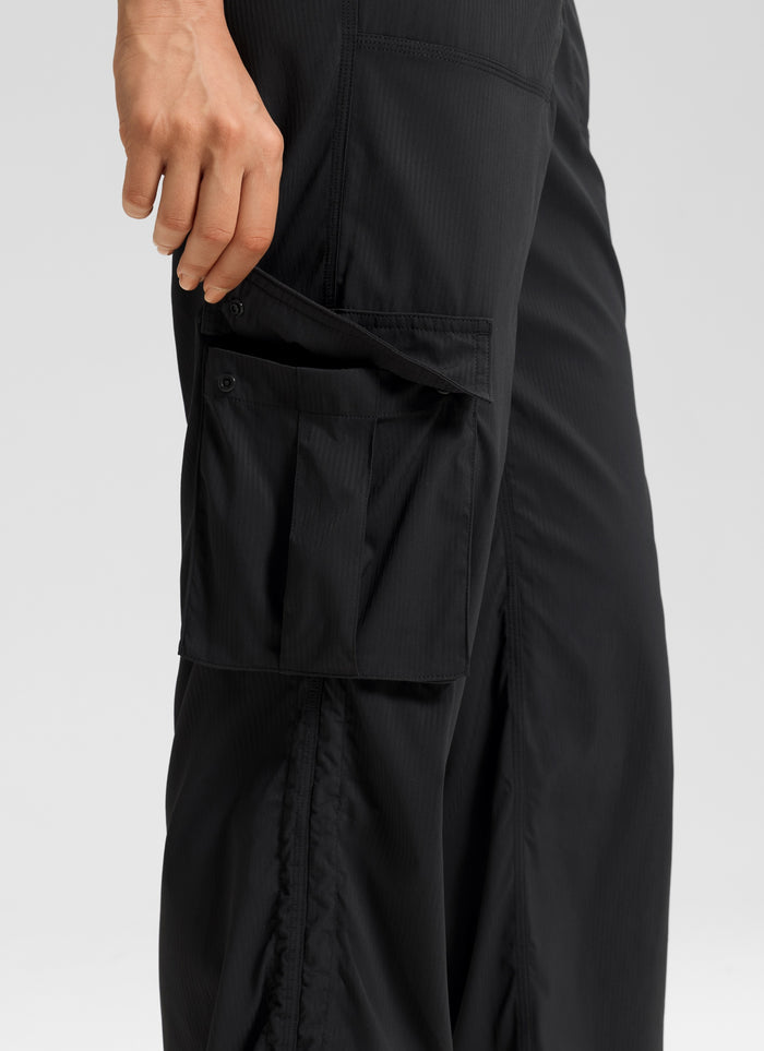 CRZ YOGA  Lightweight Workout Straight Leg Pocket Casual Cargo Pants Black