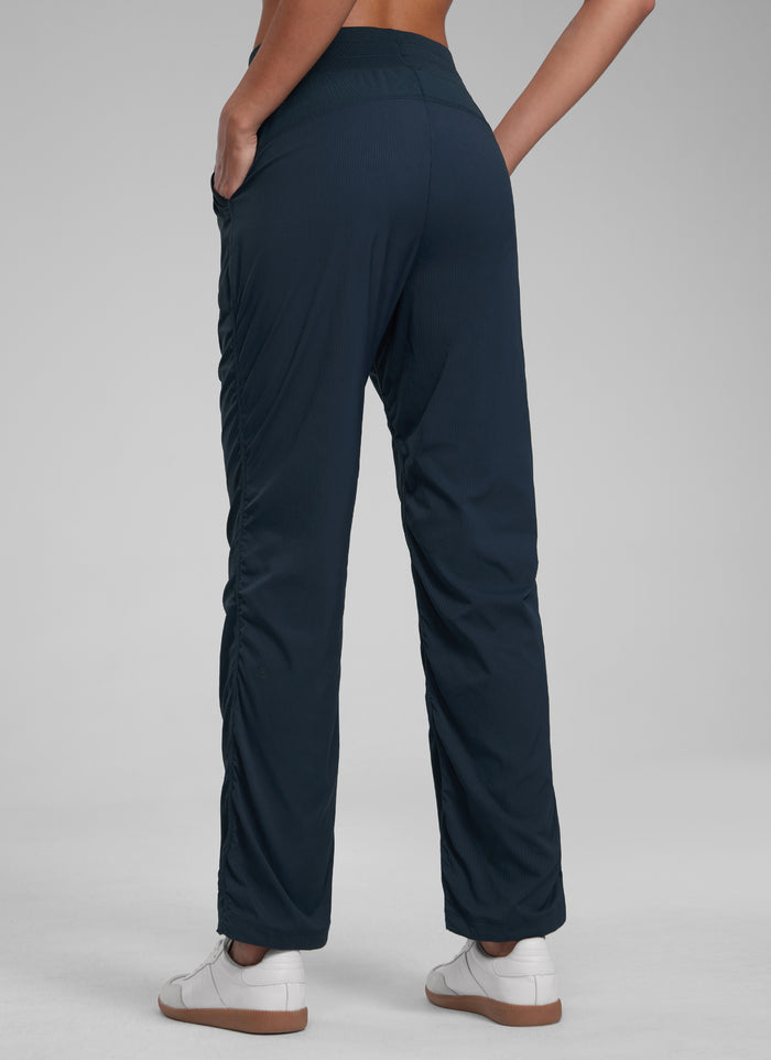 CRZ YOGA Women's Lightweight Straight Leg Workout Pocket Pants 28" Ink Blue