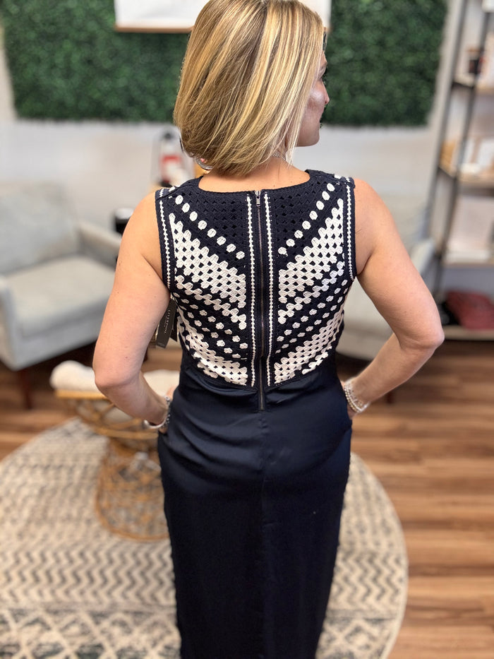 Liverpool - Sleeveless V-Neck Crochet Dress