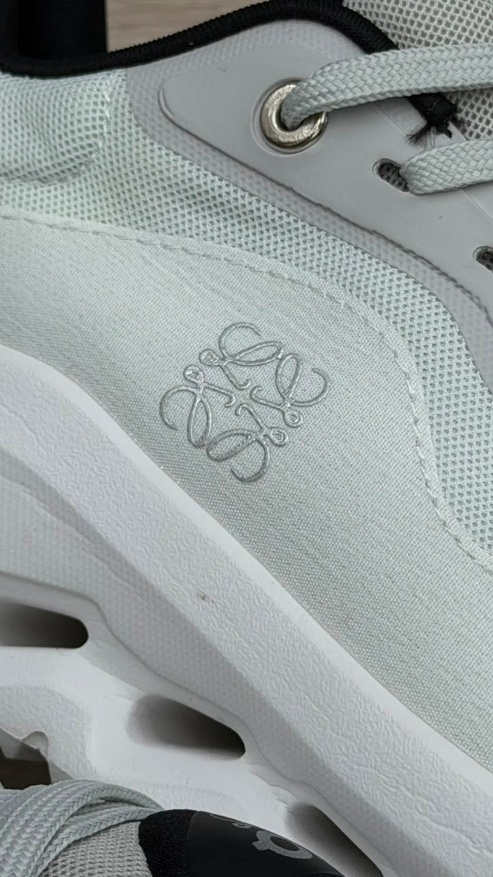 ON CLOUD GRAFITY BLANCO GRIS