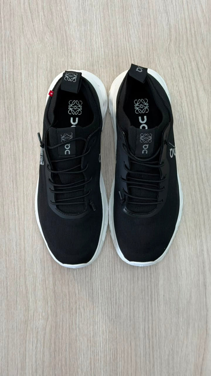ON RUNNING LOEWE X CLOUDTILT NEGRO BLANCO