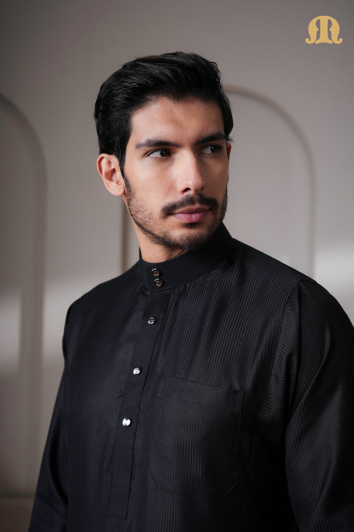 OZ Premium Saudi Striped Black Thobe Mens