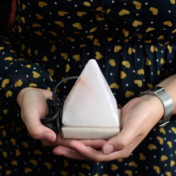 Earthstore® Quality USB Pyramid WHITE Salt Lamp - 9 cm (multicoloured)