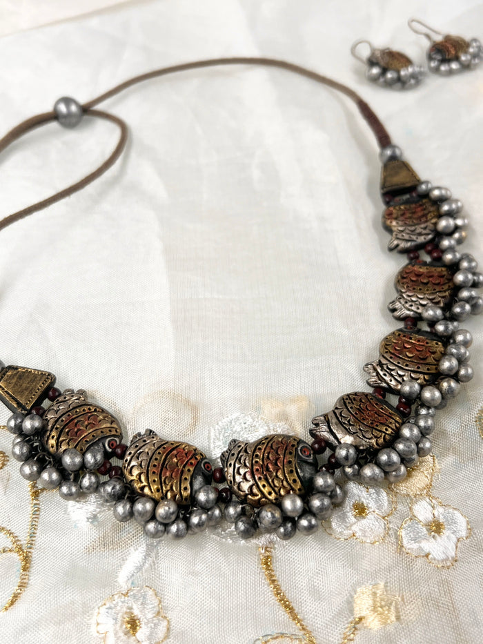 School of fish terracotta choker set