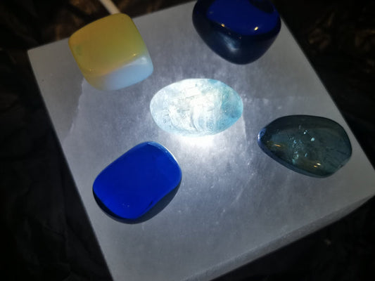 Earthstore® Selenite LED lit Charging & Cleansing Base Plate USB powered