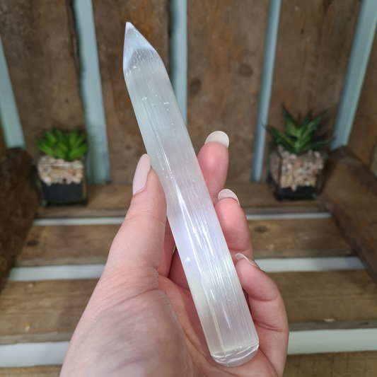 Earthstore® Selenite Wand - 165mm (Point one End) 110gms