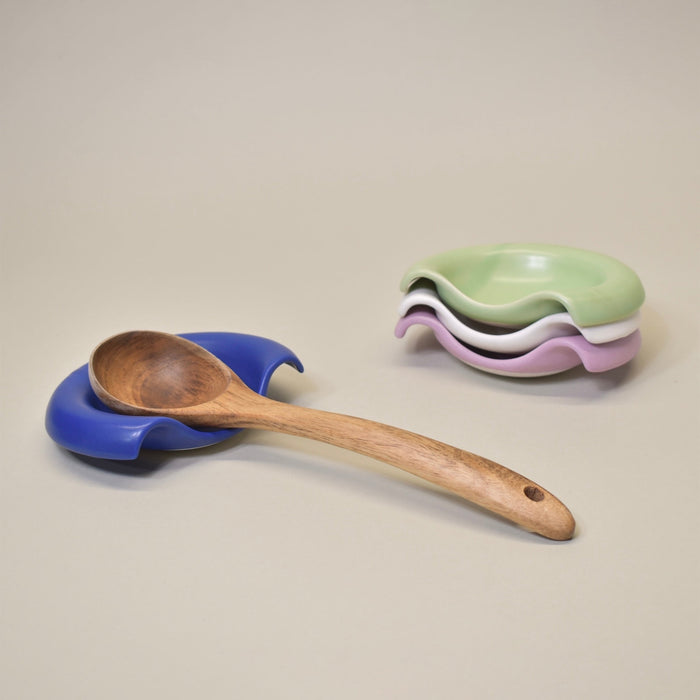 Slice Spoon Rest in Marshmallow