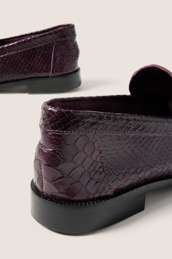 Tyche Loafer