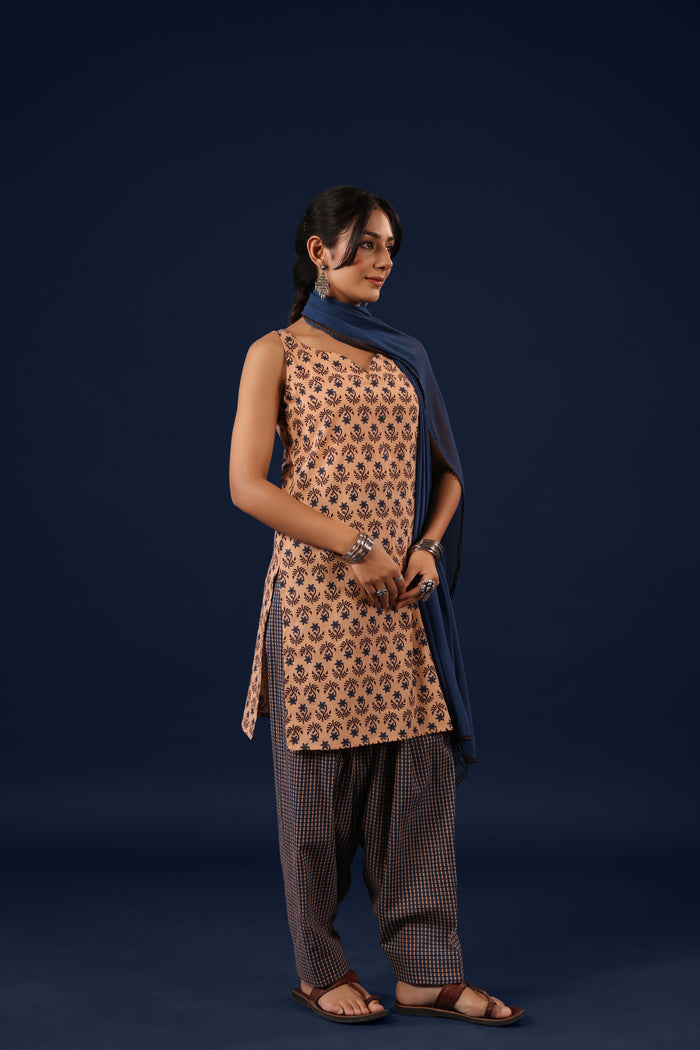 Women’s Sleeveless Cotton Kurta and Farshi Salwar with Dupatta