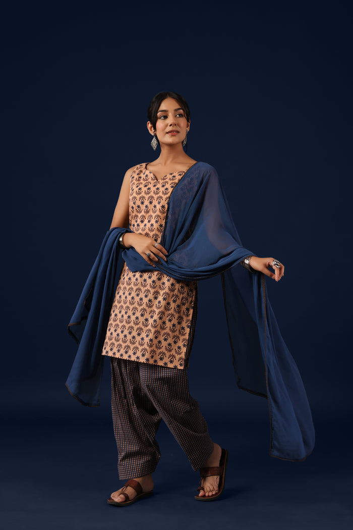 Women’s Sleeveless Cotton Kurta and Farshi Salwar with Dupatta