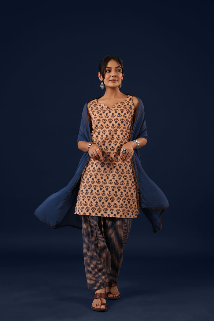 Women’s Sleeveless Cotton Kurta and Farshi Salwar with Dupatta
